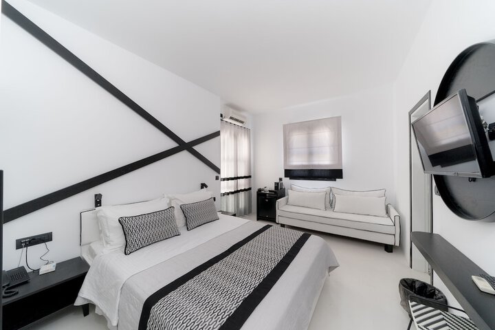 Room 13 of 29