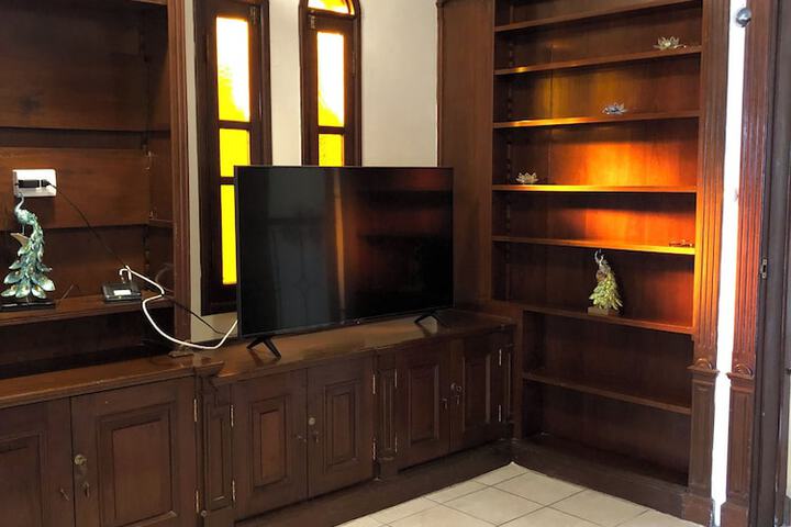 Room 52 of 170