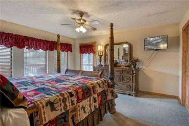 Room 8 of 28