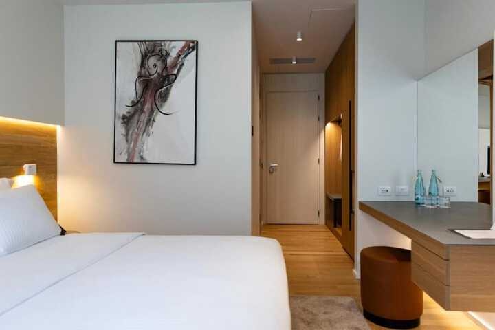 Room 9 of 60