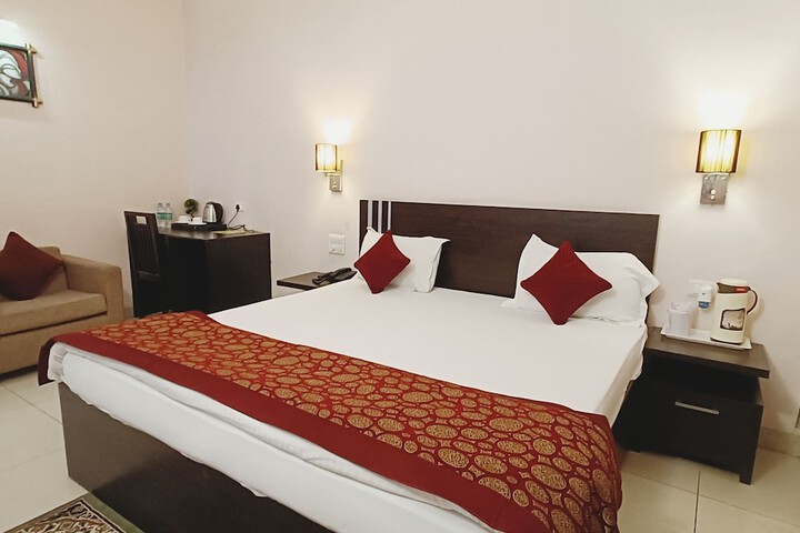 Room 14 of 22