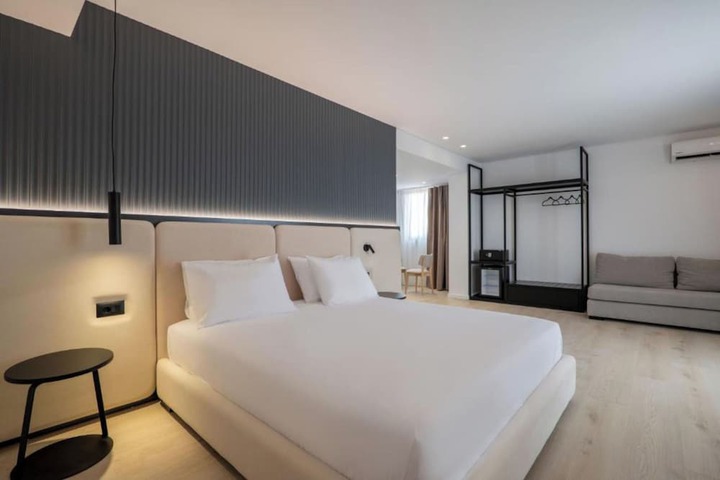 Room 30 of 100