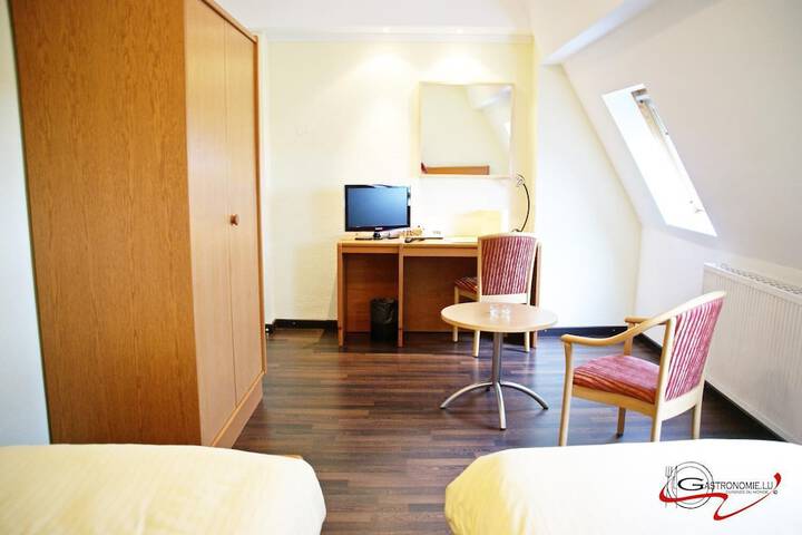 Room 6 of 47