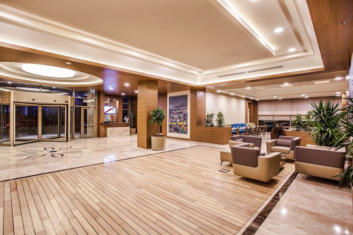 Entrance & Lobby