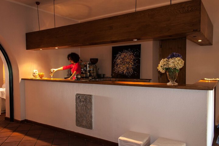 Lounge 14 of 21