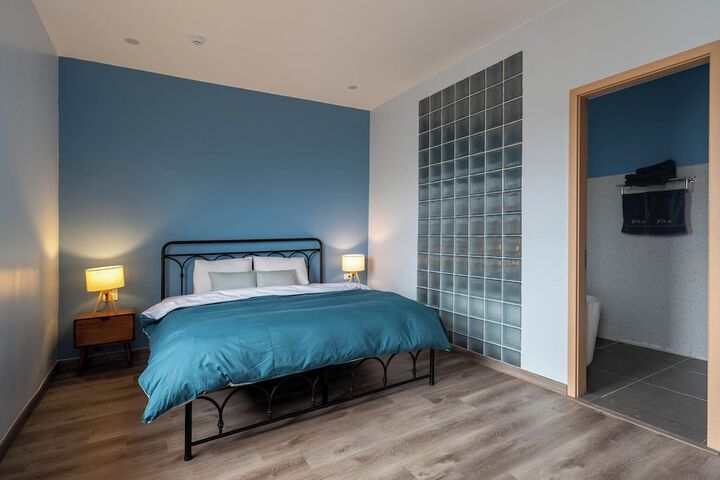 Room 10 of 61