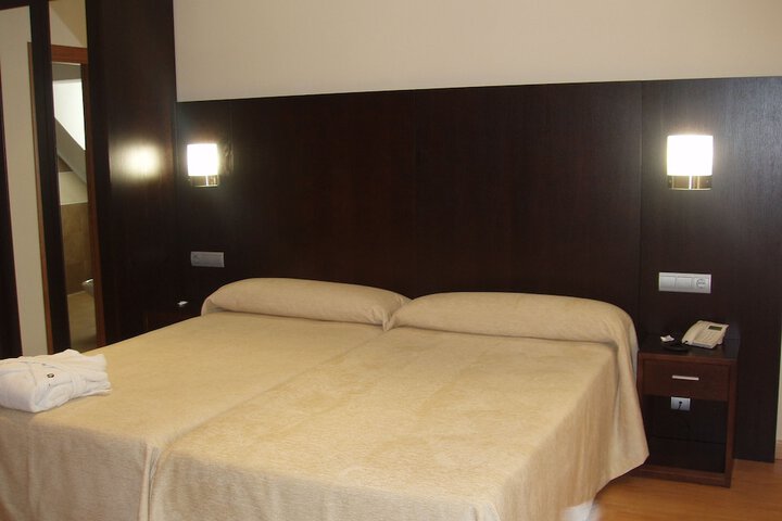 Room 4 of 36