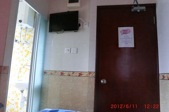 Room 19 of 33