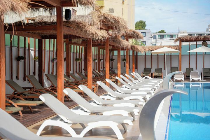 Pool 40 of 61