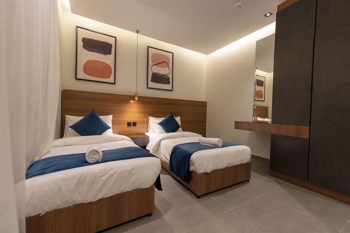 Room 9 of 40