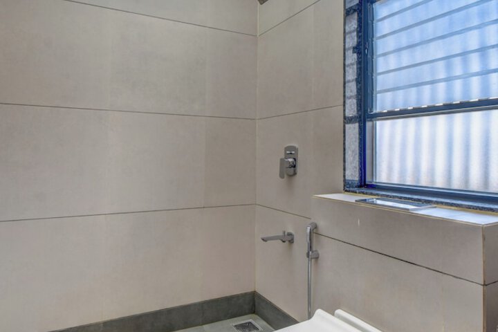 Room 14 of 18