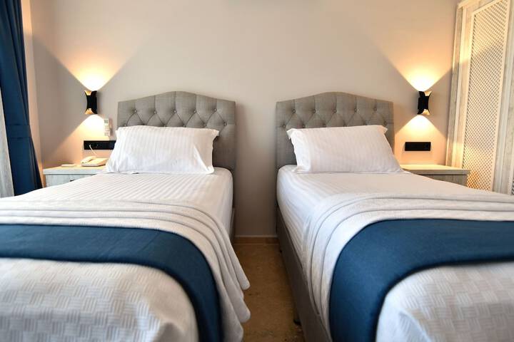 Room 9 of 19