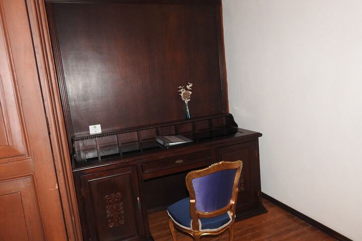 Room 23 of 47