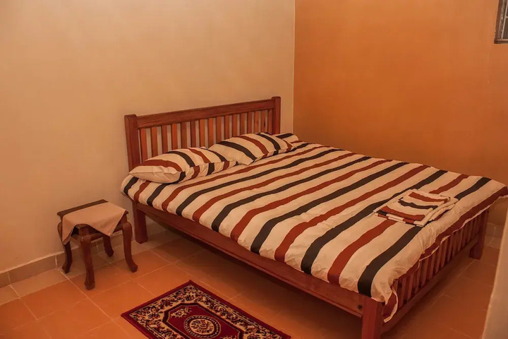 Room 3 of 8