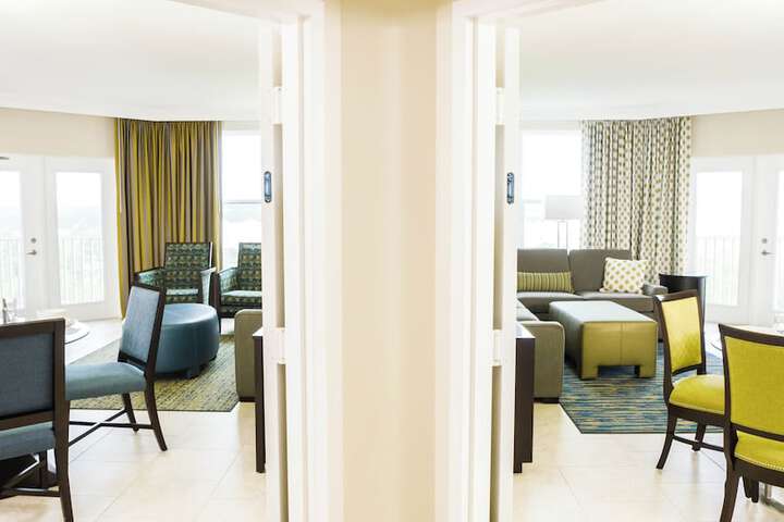 Room 8 of 195