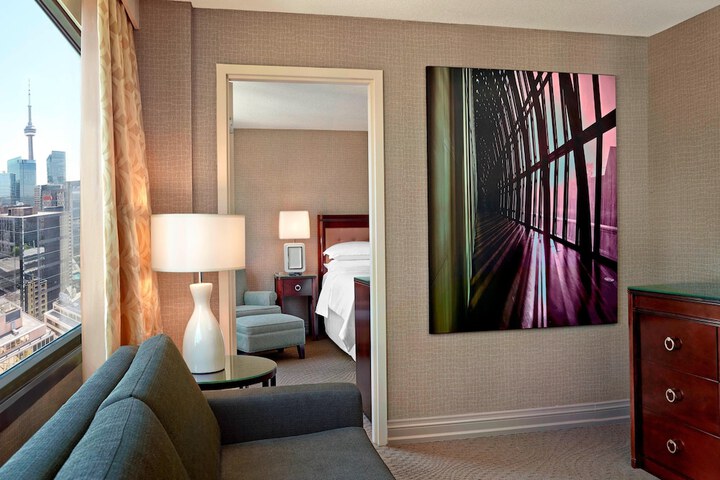 1 King Bed (17 of 40)