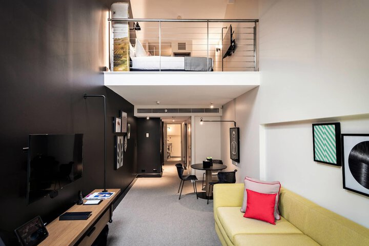 Room 26 of 125