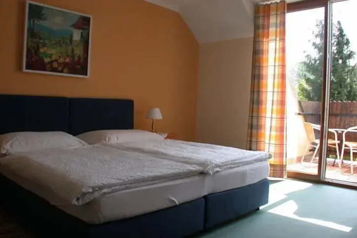 Room 18 of 22