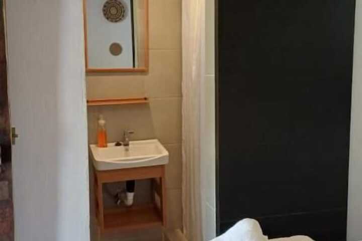 Room 3 of 25