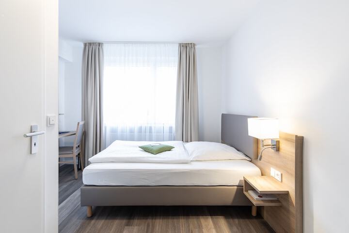 Room 7 of 35