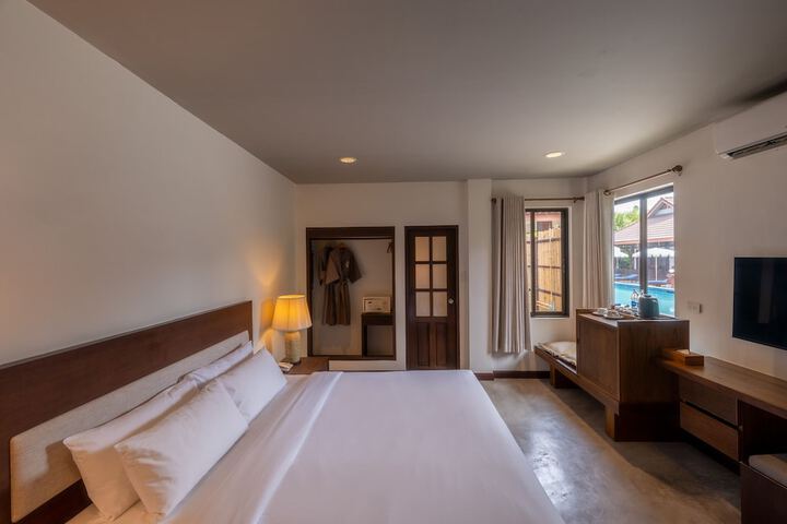 Room 4 of 31