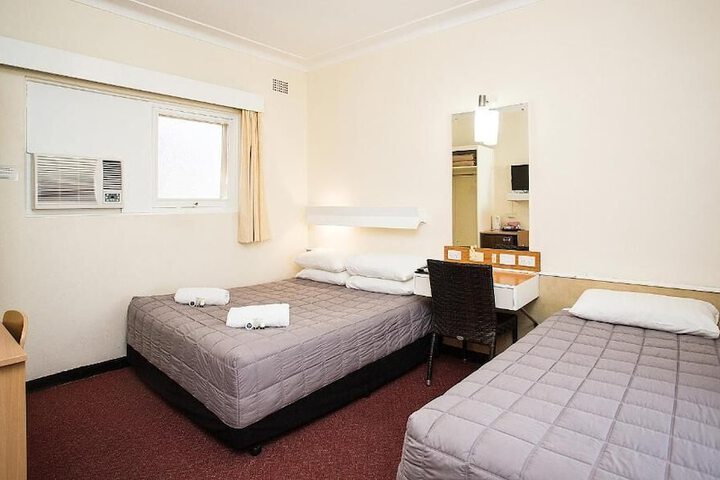 Room 15 of 34