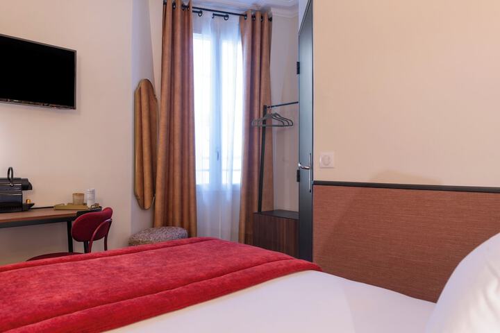 Room 13 of 43