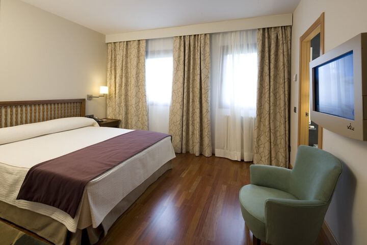 Room 5 of 37