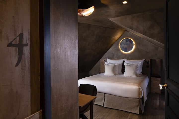 Room 5 of 46