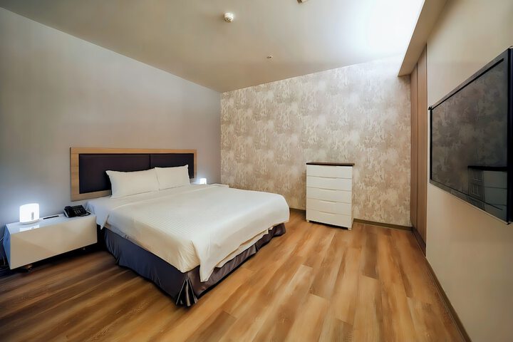 Room 72 of 155
