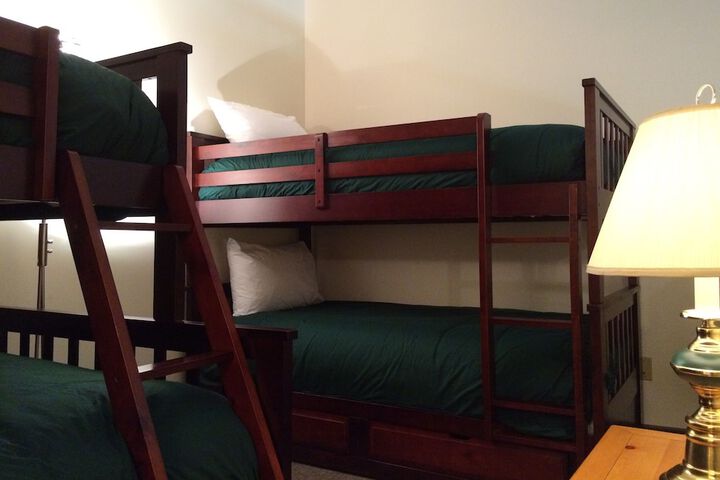 Room 27 of 98