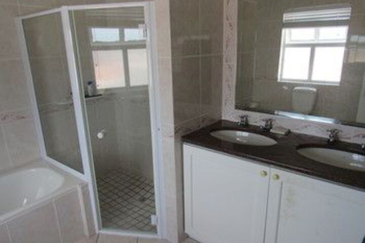 Room 5 of 25