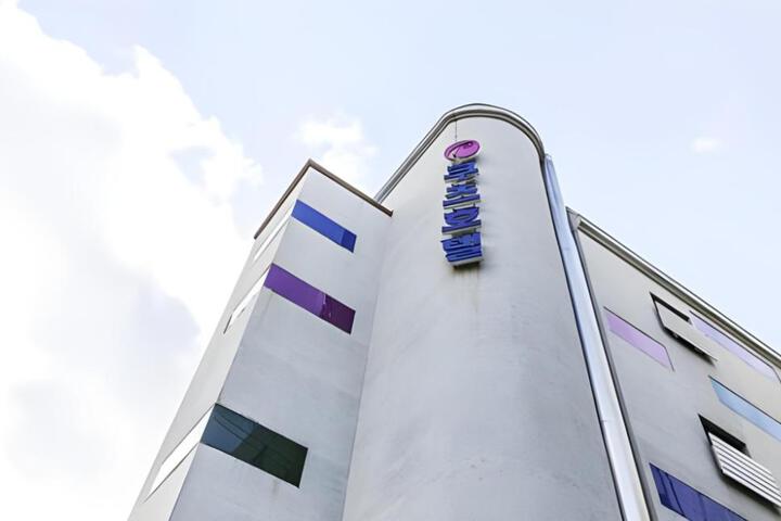 Image of Coups Hotel