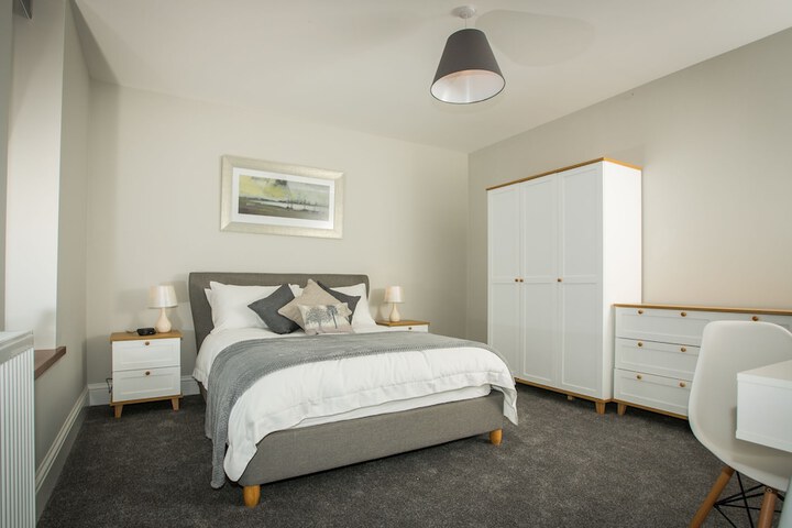 Room 2 of 19
