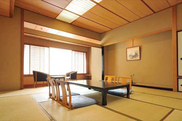 Room 7 of 30