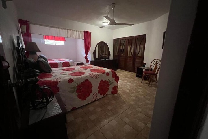 Room 7 of 132
