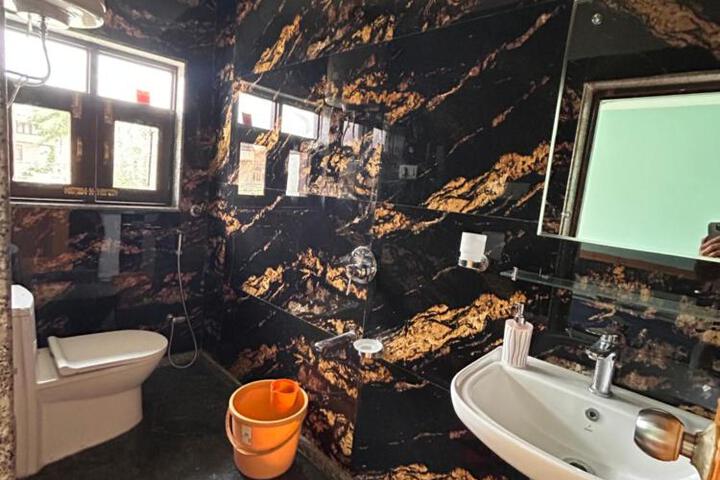 Room 14 of 23
