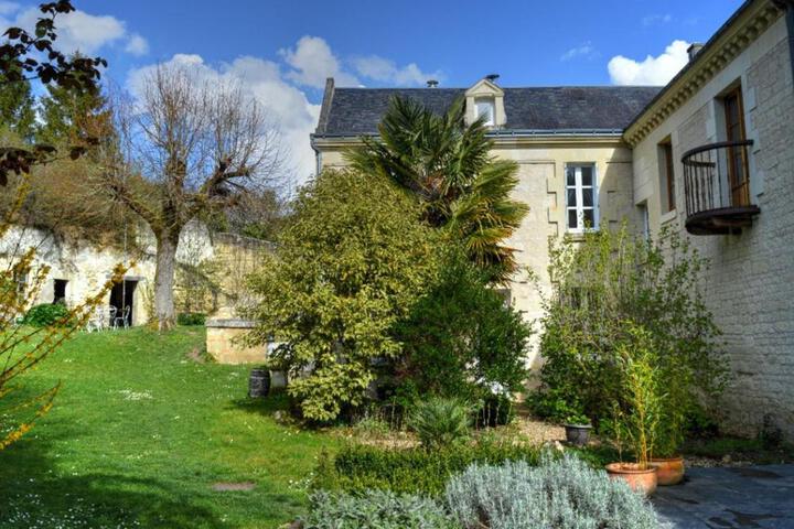 Charmante maison avec jardin privé cheminée et WIFI - FR-1-381-67