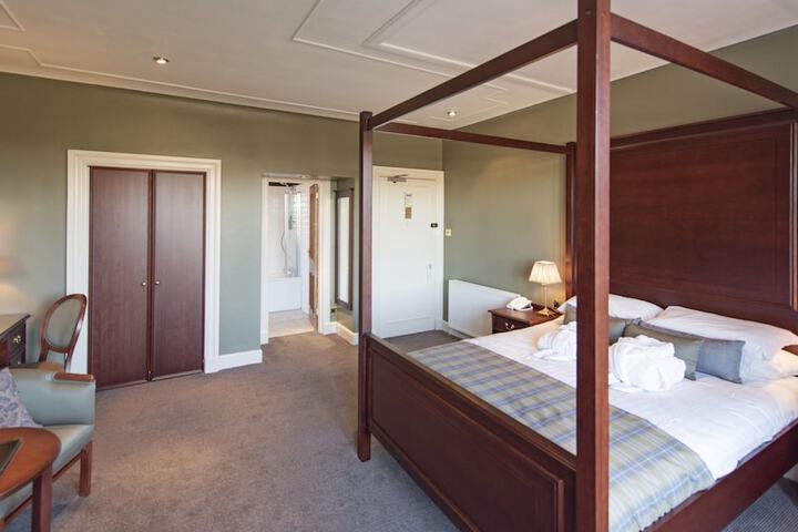 Room 63 of 153
