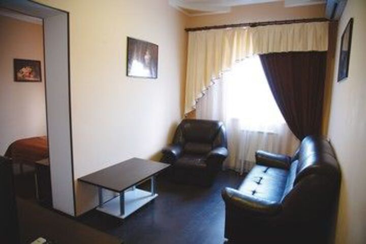 Room 33 of 49