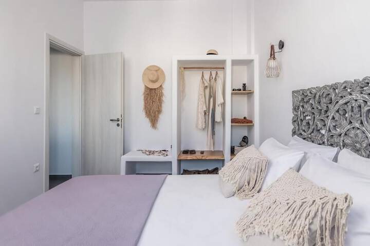 Room 3 of 46