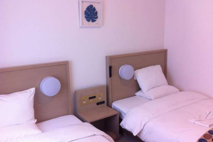 Room 9 of 31