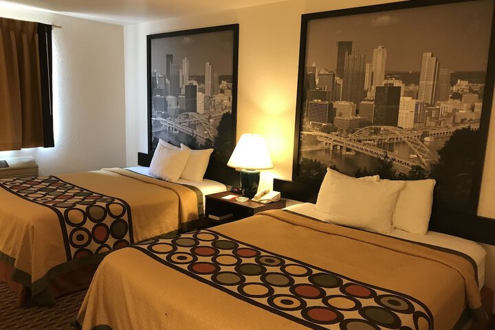 1 Queen Bed Accessible Room (6 of 14)