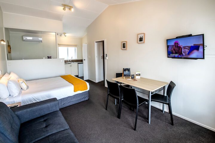 Room 27 of 62
