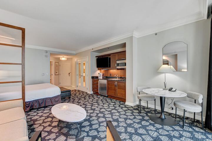 Room 251 of 438