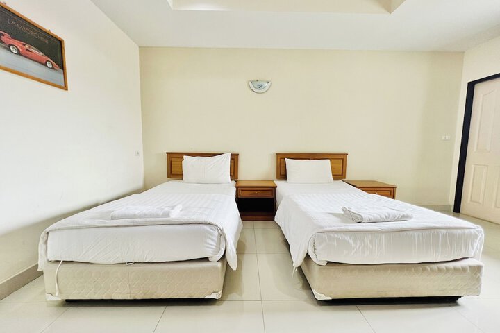 Room 9 of 29