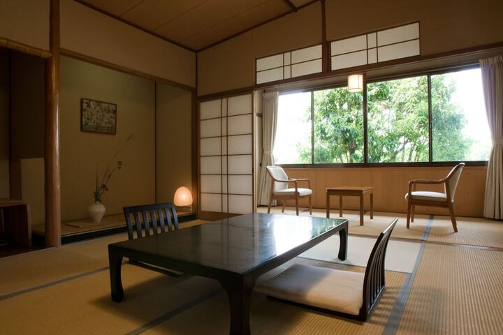 Room 16 of 110