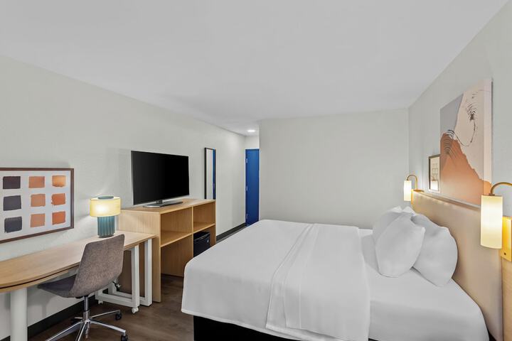 Room 7 of 30