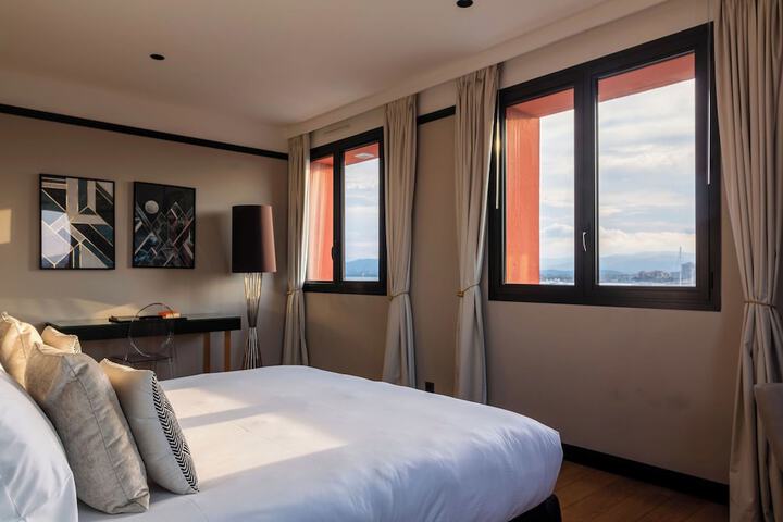 Room 29 of 90