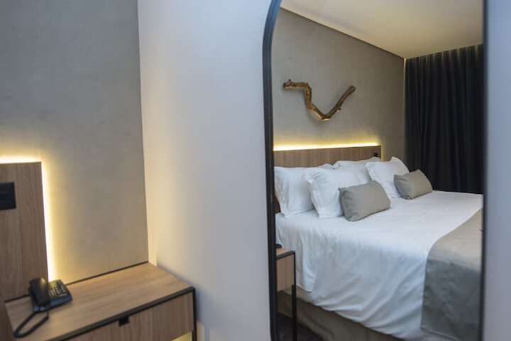 Room 15 of 63